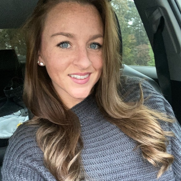 Meet your Posher, Tiffany - Picture 1 of 1